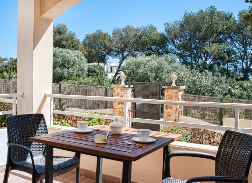 Desayuno en la terraza del apartamento